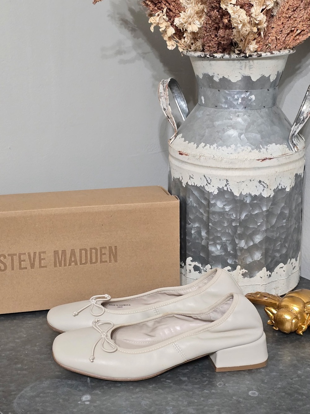 Steve Madden Priscilla Block Heel Ballet Flats - Bone Leather Size 6 NIB